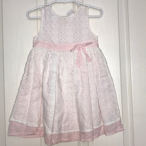 White eyelet cotton dress with pink trim - Picture 1 of 4